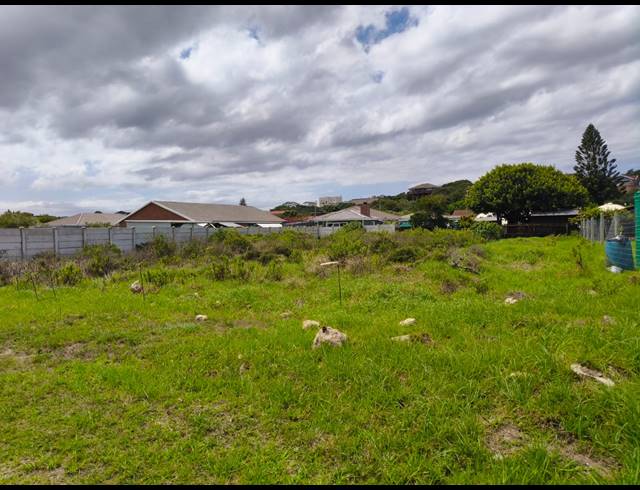 768M² VACANT LAND FOR SALE IN PARADISE BEACH